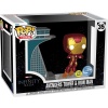 Iron Man Vinylová figurka č.35 Avengers Tower and Iron Man (Funko Pop! Town) (svítí v tmě) Sberatelská postava vícebarevný - Merchstore.cz