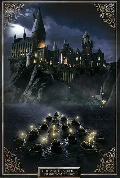 Harry Potter Hogwarts Castle plakát vícebarevný - Merchstore.cz Harry Potter Hogwarts Castle plakát vícebarevný - Merchstore.cz