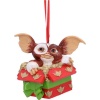 Gremlins Nemesis Now - Gremlins Vánocní ozdoba - koule standard - Merchstore.cz