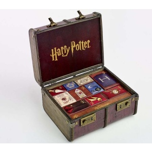 Harry Potter Adventní kalendář ve tvaru kufru Adventní kalendář vícebarevný - Merchstore.cz
