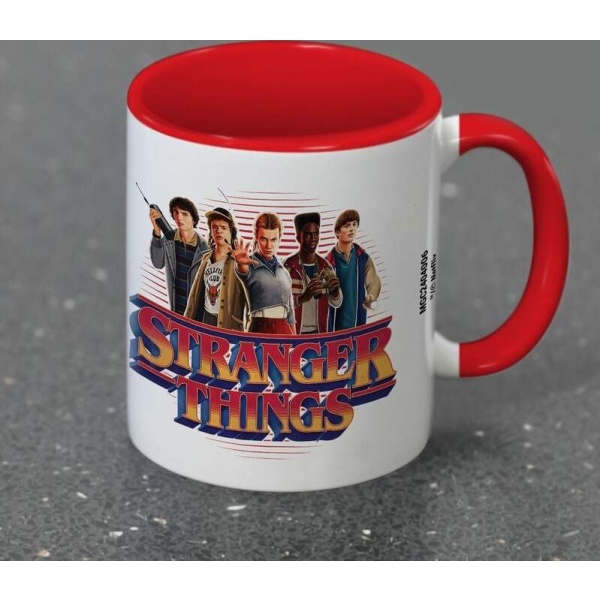 Stranger Things Cast Hrnek vícebarevný - Merchstore.cz