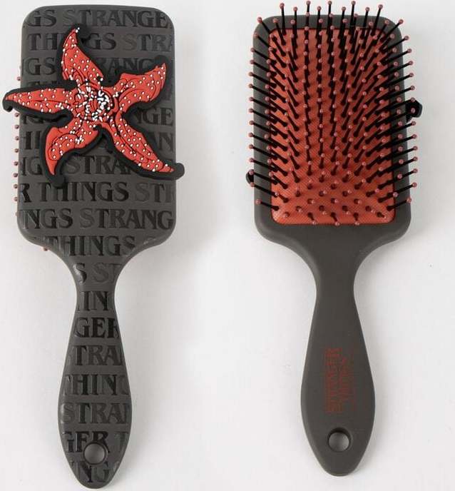 Stranger Things Demogorgon Kartáč na vlasy cerná/cervená - Merchstore.cz Stranger Things Demogorgon Kartáč na vlasy cerná/cervená - Merchstore.cz