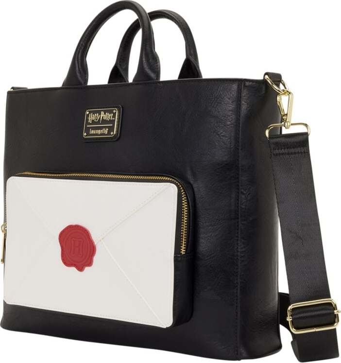 Harry Potter Loungefly - Hogwarts Letter Convertible Batoh standard - Merchstore.cz Harry Potter Loungefly - Hogwarts Letter Convertible Batoh standard - Merchstore.cz