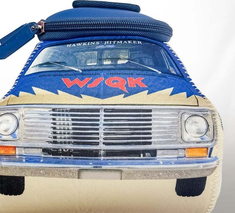 Stranger Things Season 5 - WSQK 94.5 FM Kosmetická taška vícebarevný - Merchstore.cz